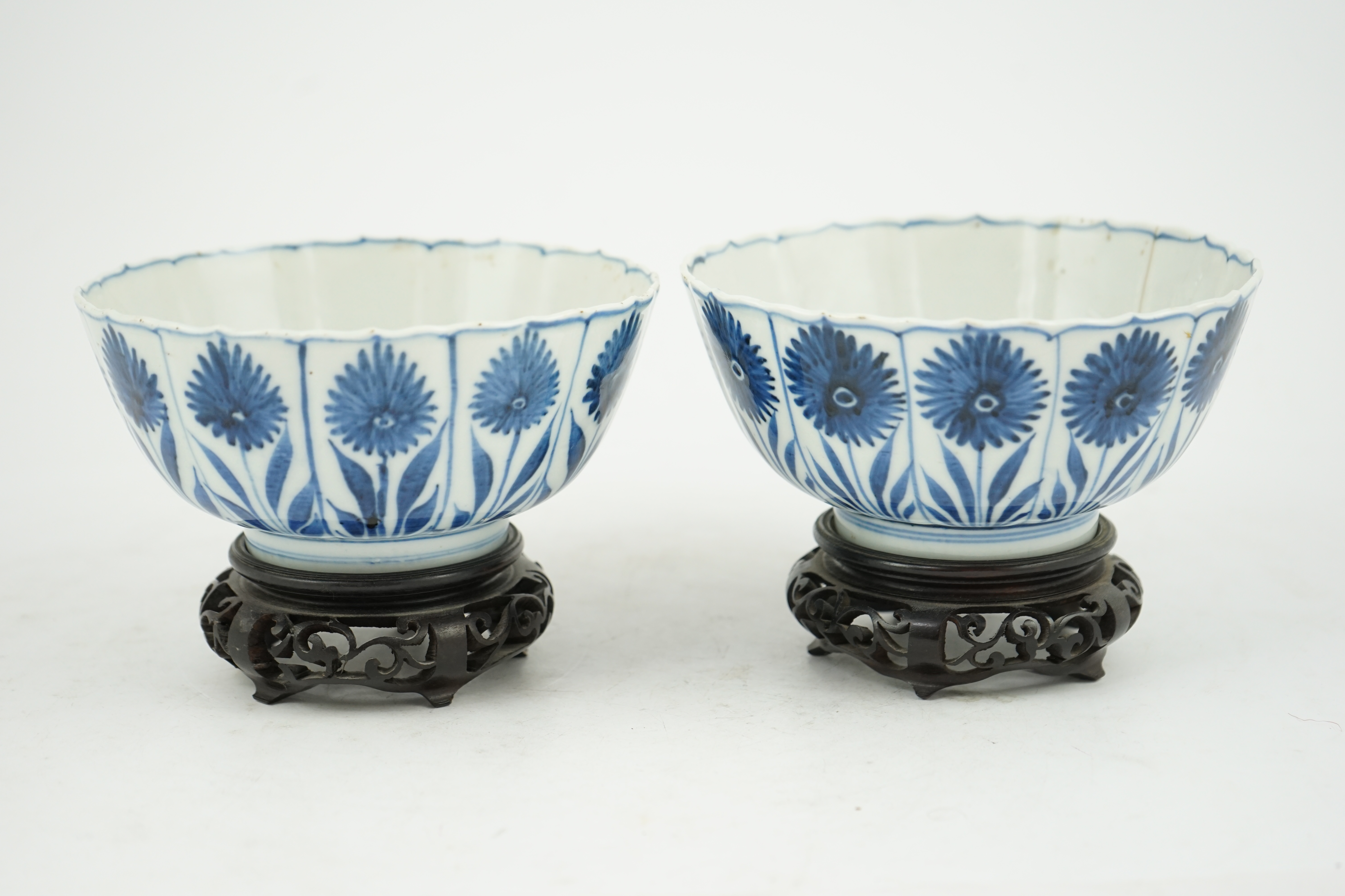 A pair of Chinese blue and white ‘Astor’ bowls, Kangxi period